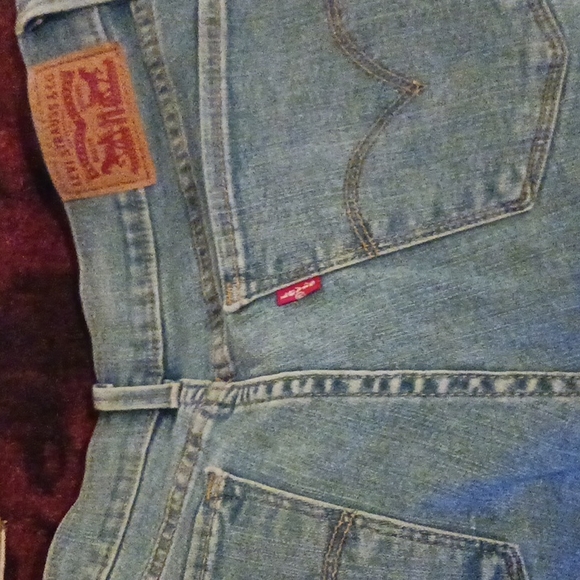 Levi Skinny Jeans - Picture 7 of 7